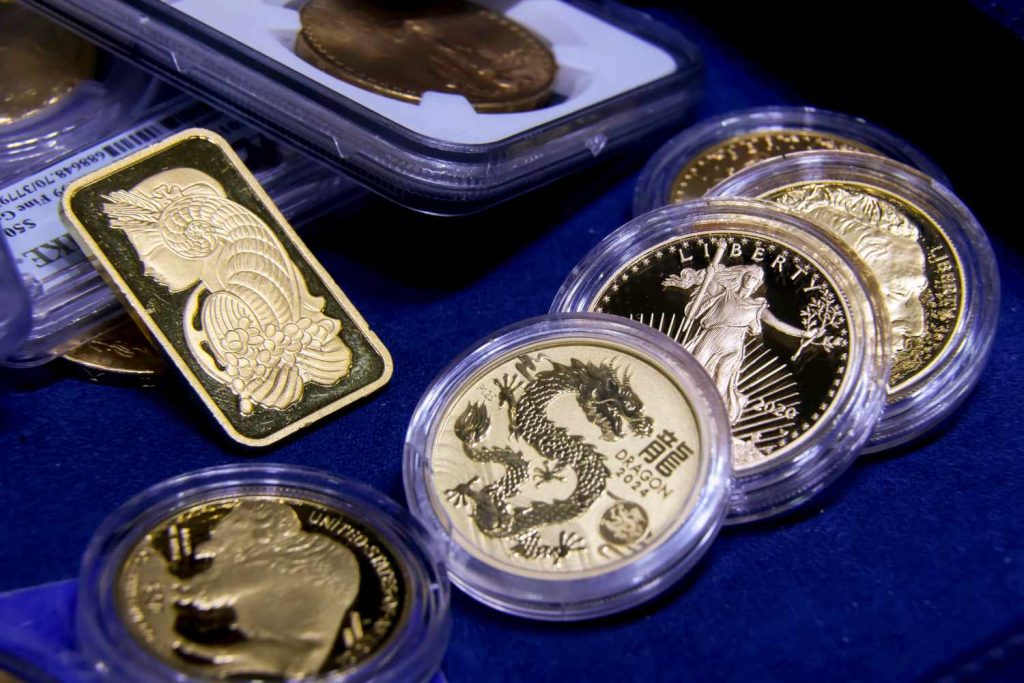 Reasons Why Wall Street Analysts Remain Positive on Gold Despite Recent Fluctuations