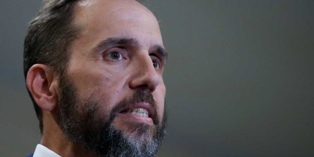 Republican senator plans to sue Jack Smith after his attorneys attempt to manipulate facts regarding Biden's FBI surveillance