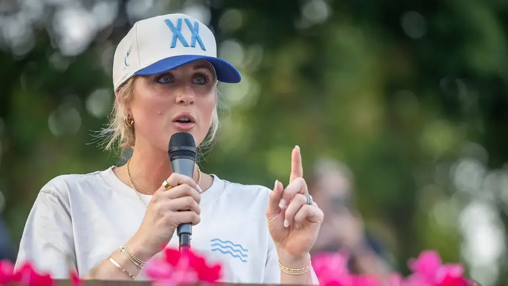 Riley Gaines criticizes Democrats for their 'virtue signaling'