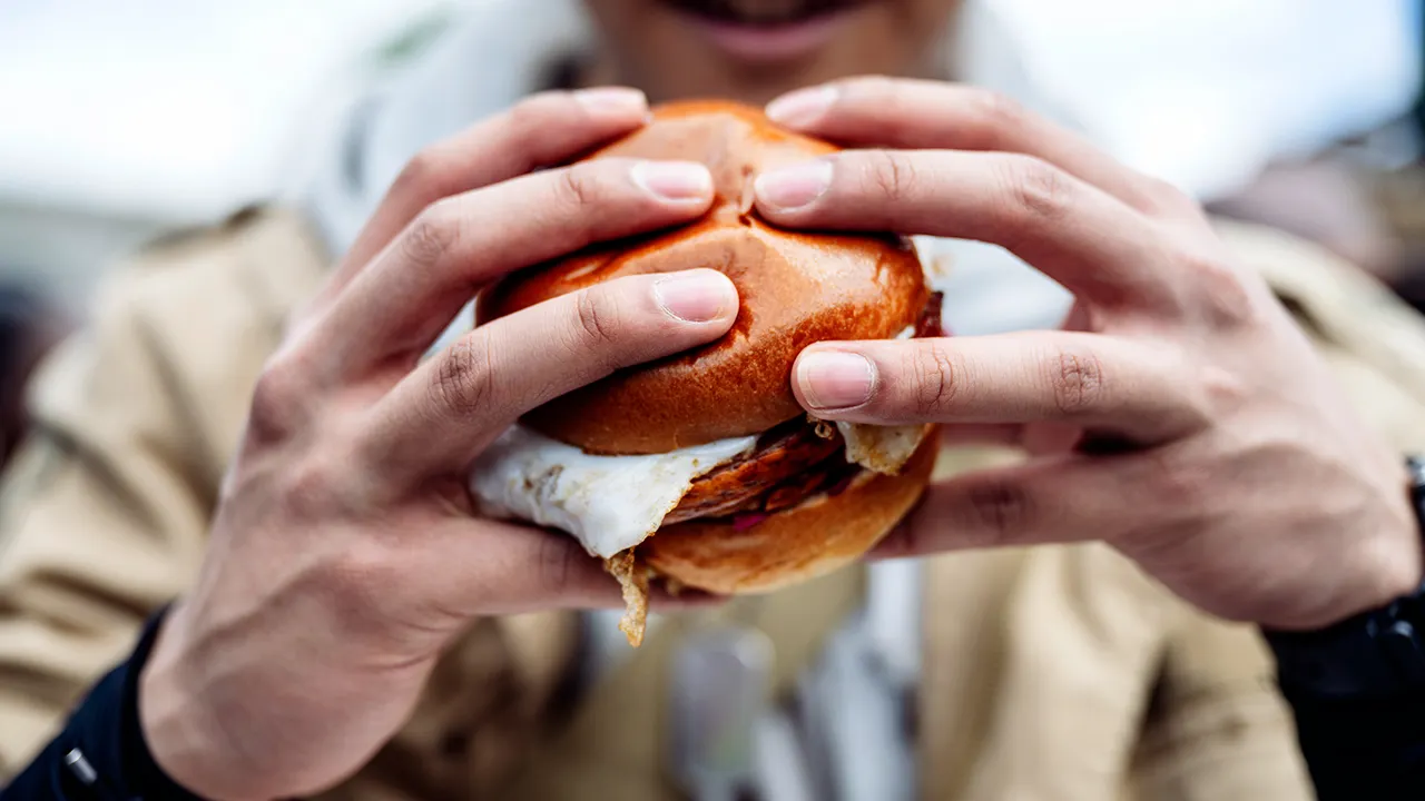 Rising food prices prompt restaurants to think about raising prices by 31% according to a new survey