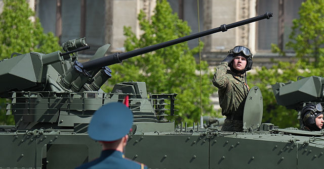 Russia Hints at Significant Defense Deals to Encourage India to Continue Purchasing Oil