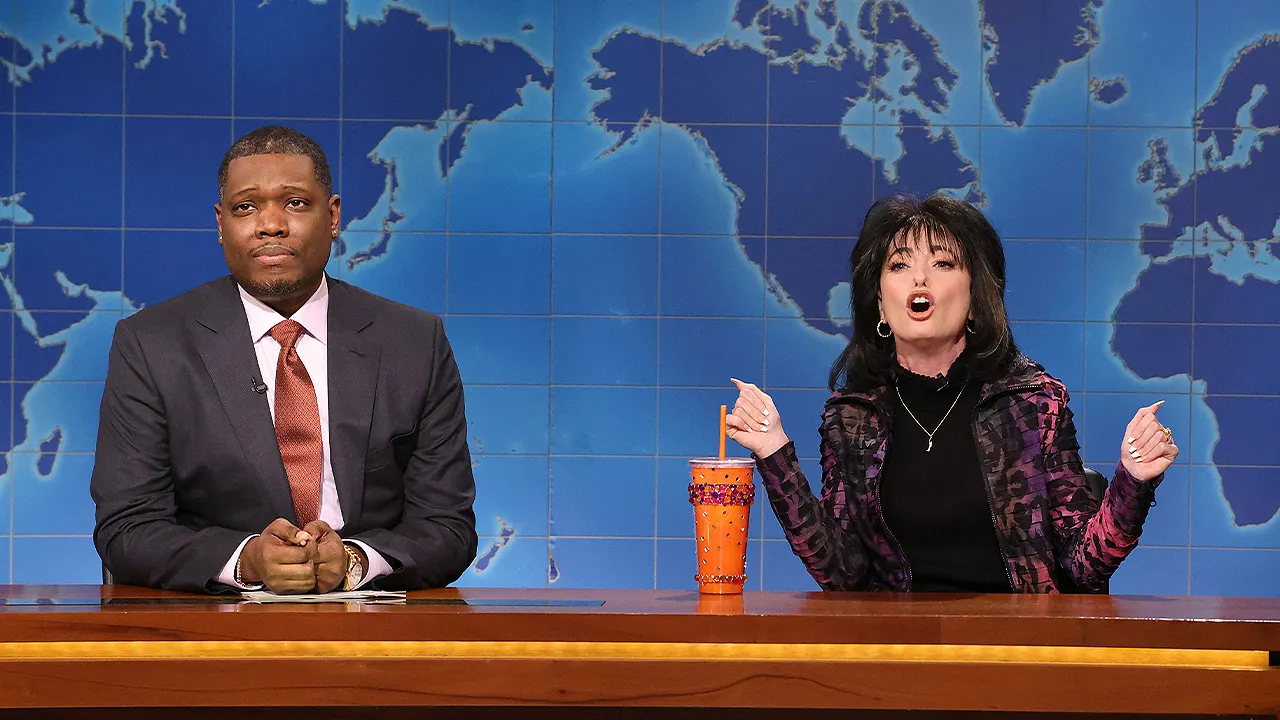 Sarah Sherman from 'SNL' supports Mamdani and pokes fun at critics on her show.