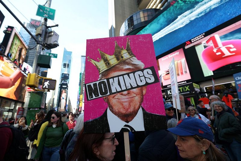 Second wave of "No Kings" demonstrations expands throughout the U.S.