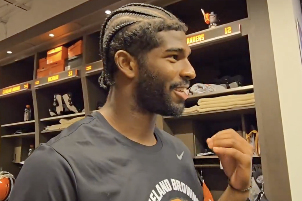 Shedeur Sanders adopts a strange silent act after Browns change their quarterback