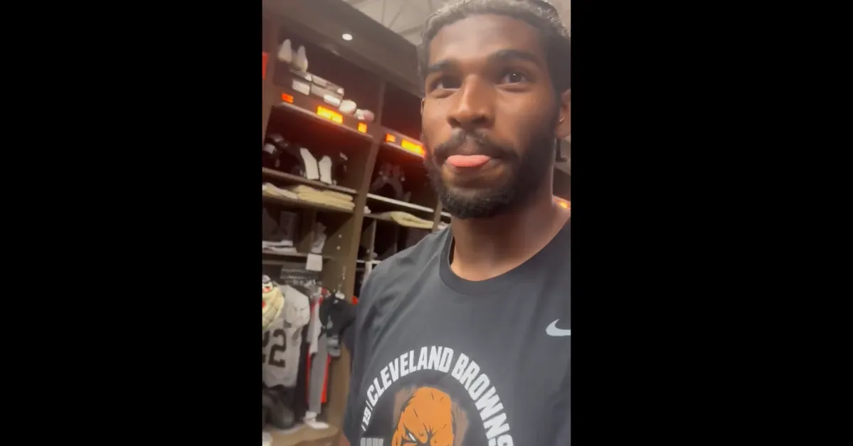 Shedeur Sanders provided an unusual answer regarding his position with the Browns.