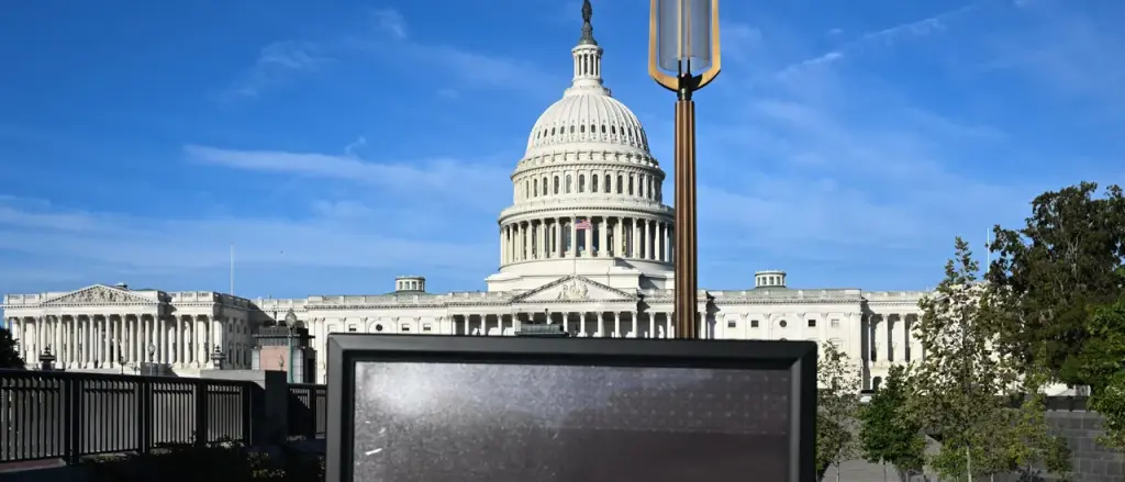 Small Businesses Struggling As Government Shutdown Continues