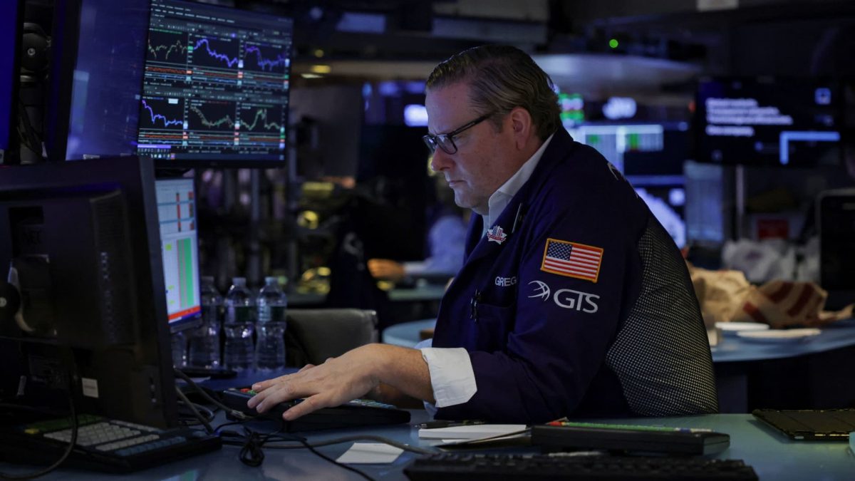 Stocks climb at the week's start with optimism for strong earnings and an end to the shutdown: Live updates