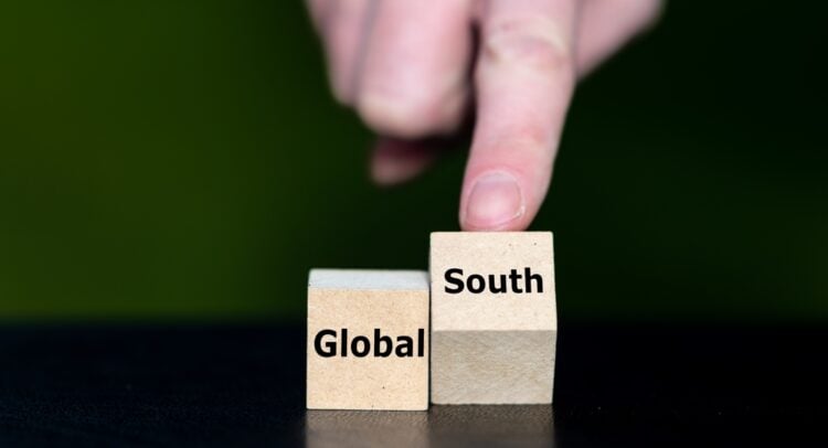 Stocks in Emerging Markets are expected to rise, according to Goldman Sachs. Here are the leading ETFs in the sector.