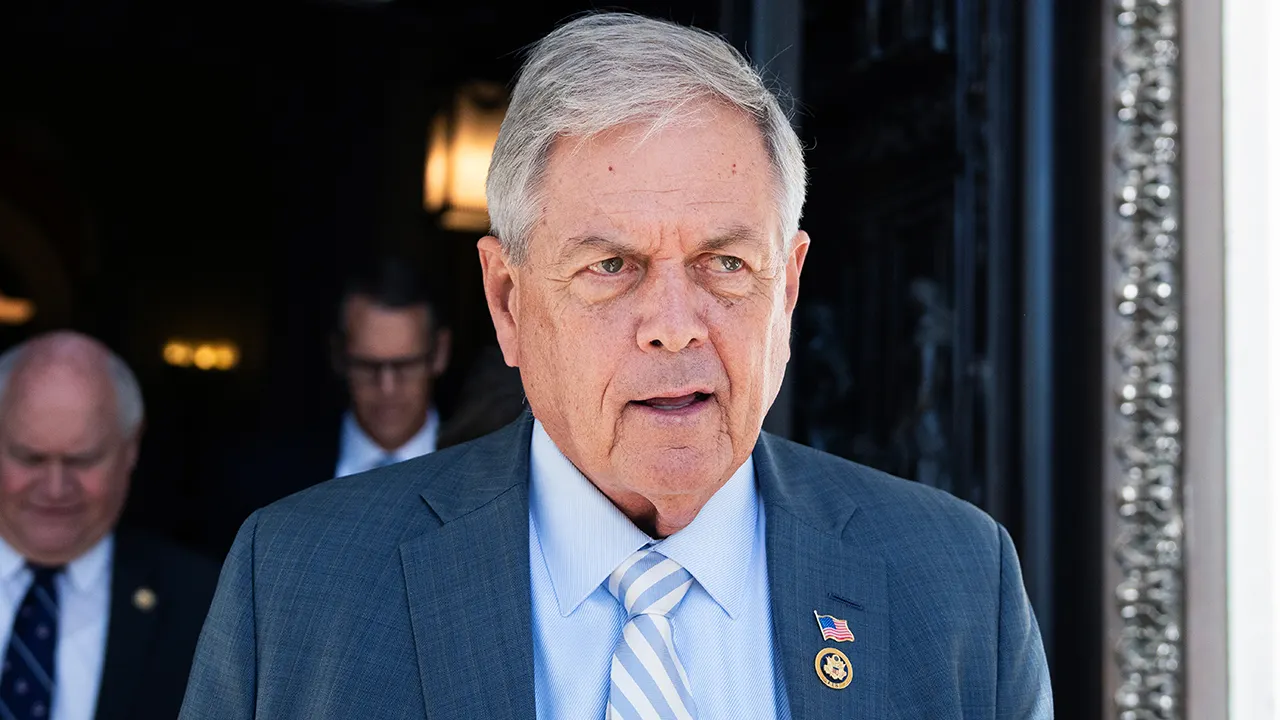 Suggested Constitutional Change would reduce lawmakers' salaries during shutdowns