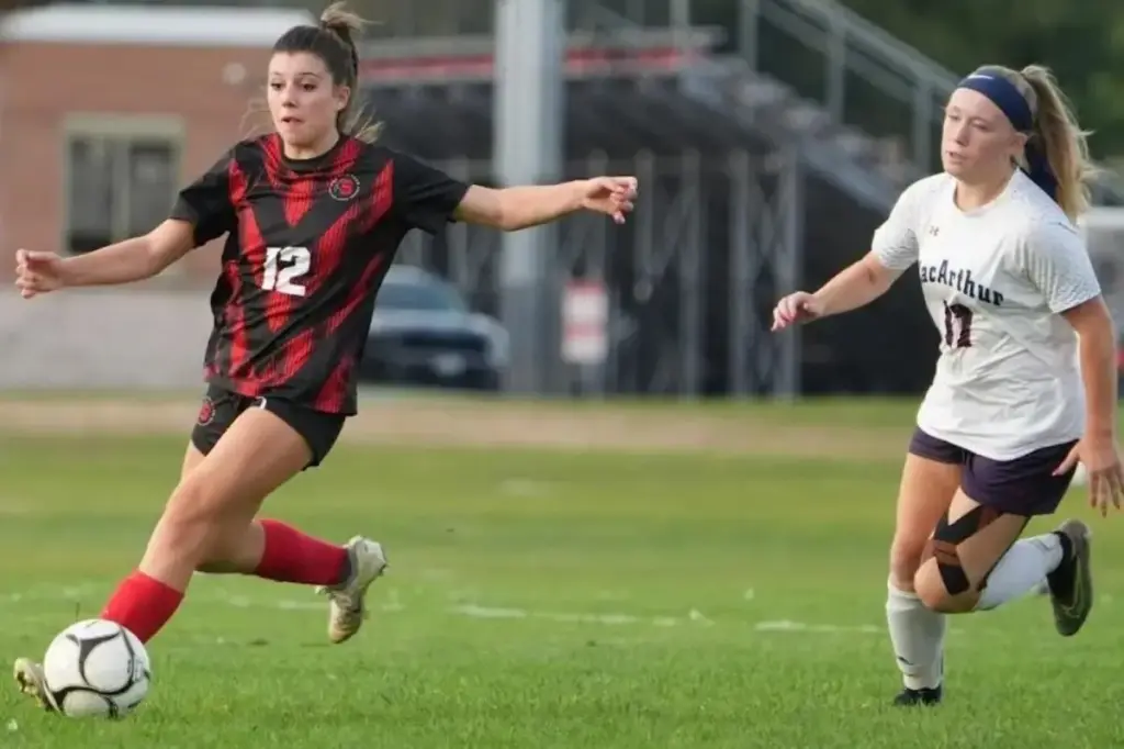 Syosset girls soccer team advances to county finals, mirroring the boys team