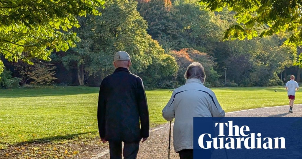 Taking 4,000 steps a day once a week lowers the risk of early death for older adults, research indicates