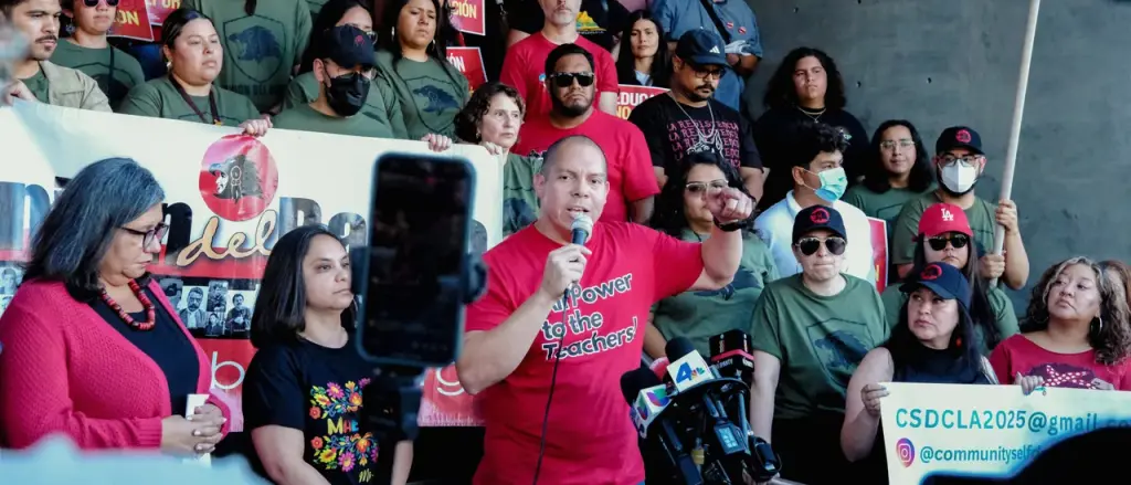 Teacher Under Investigation by DOJ for Aggressive Threat Against ICE