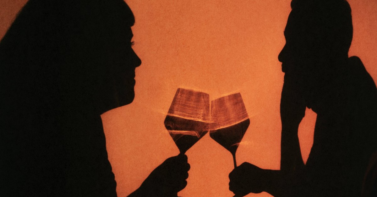 The "intoxication thesis": The evolutionary advantages of alcohol consumption