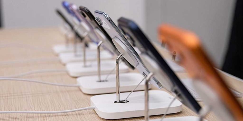 Thin is not the trend: The reason behind the lack of sales for the latest Apple and Samsung phones