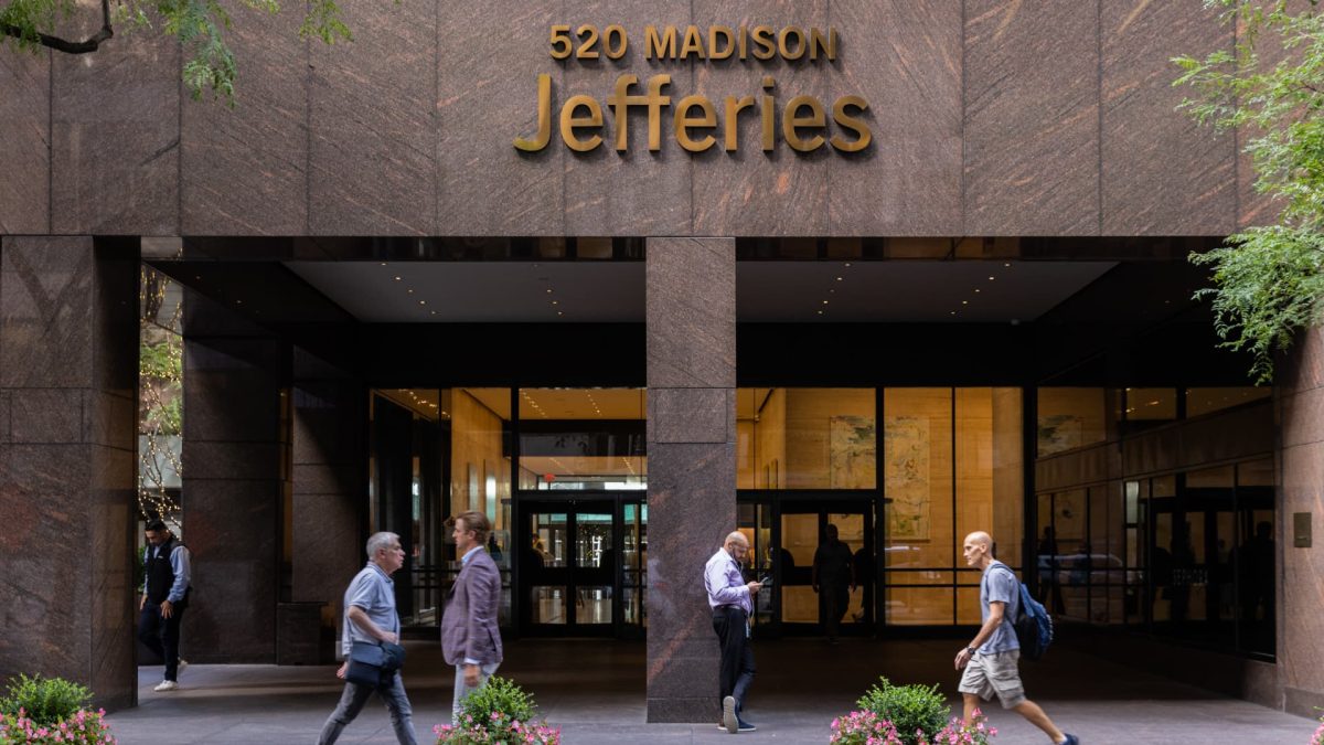 Thursday market summary: General index selling after four days of unpredictable movement