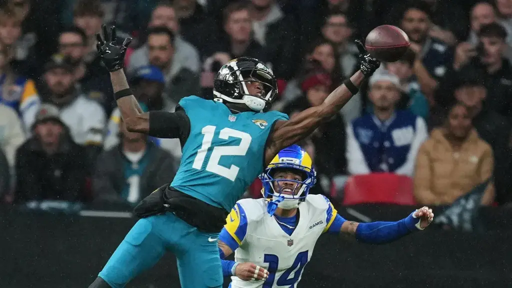 Travis Hunter of the Jaguars achieves his first career touchdown