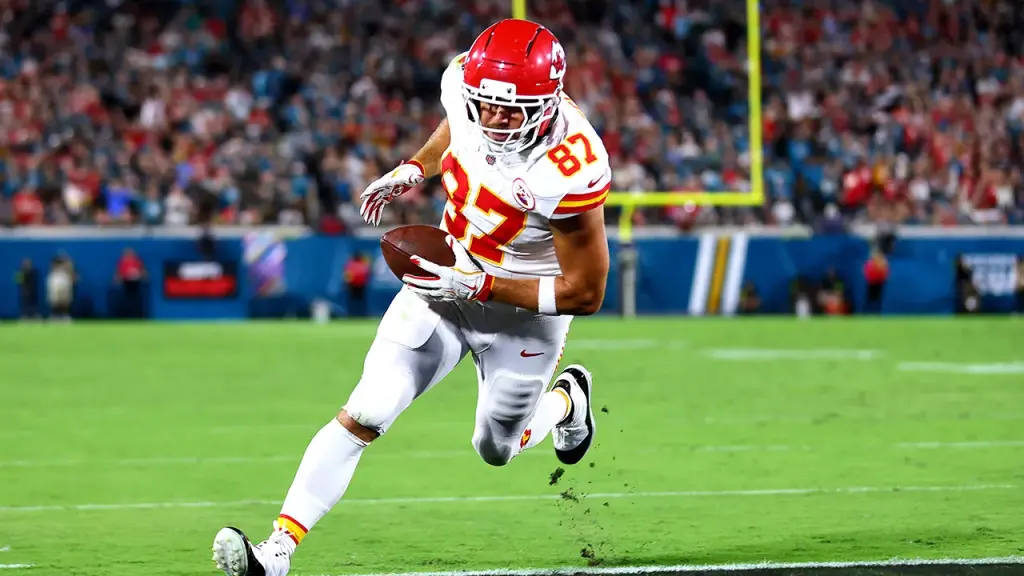 Travis Kelce scores shortly after Taylor Swift's album drops