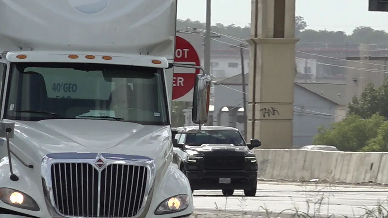 Truck drivers are encountering increasing cargo theft as online scams spread through the freight sector.