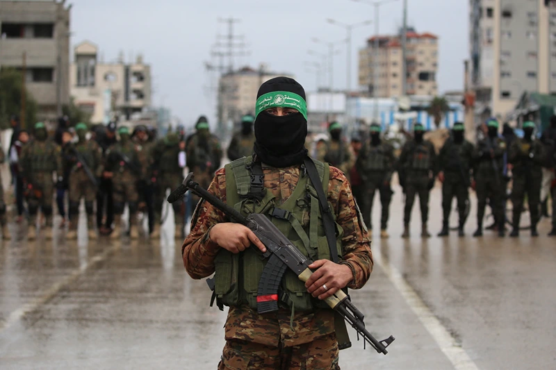 Trump sets a Sunday deadline for Hamas to agree to a final peace proposal.