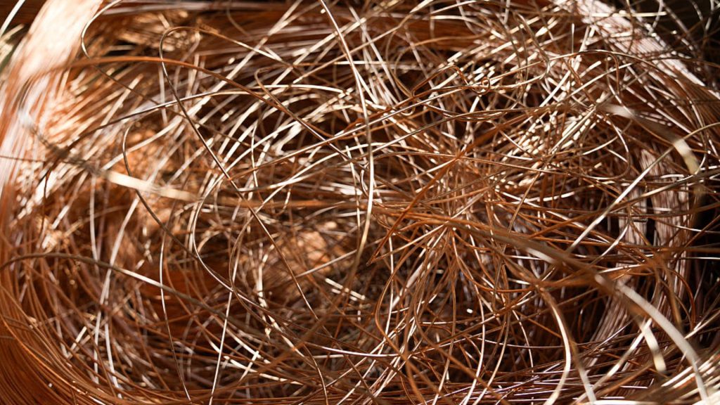 Trump's recent trade conflict with China provides insights for the copper market during the AI surge.