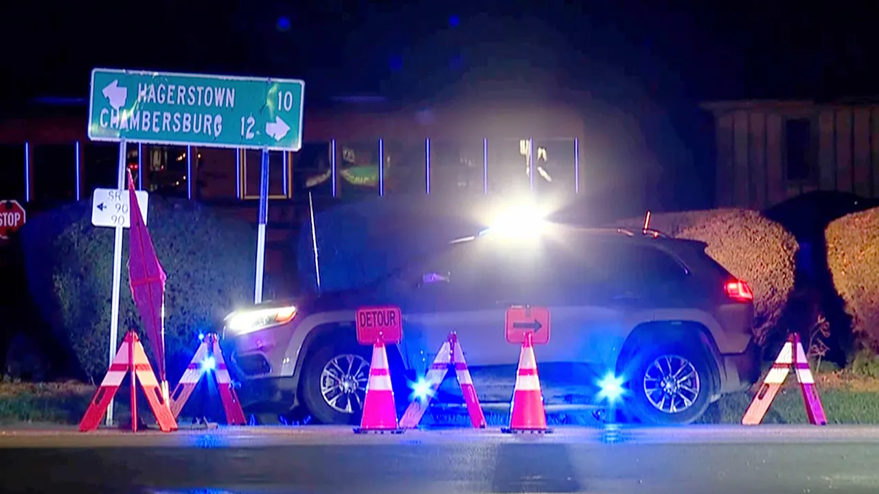 Two Pennsylvania state troopers shot while responding to a retail theft, suspect dead