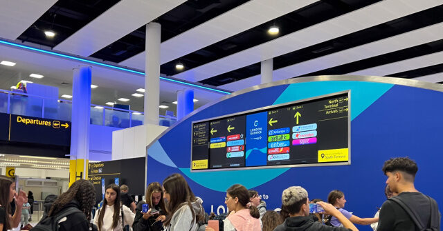 U.S. Flights Face Hour-Long Delays Due to Unpaid Air Traffic Controllers During Government Shutdown