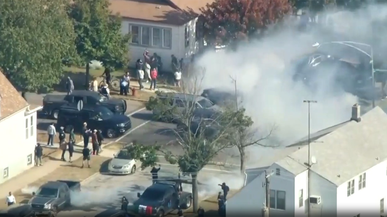 Unauthorized immigrants collide with Border Patrol vehicle during immigration enforcement in Chicago