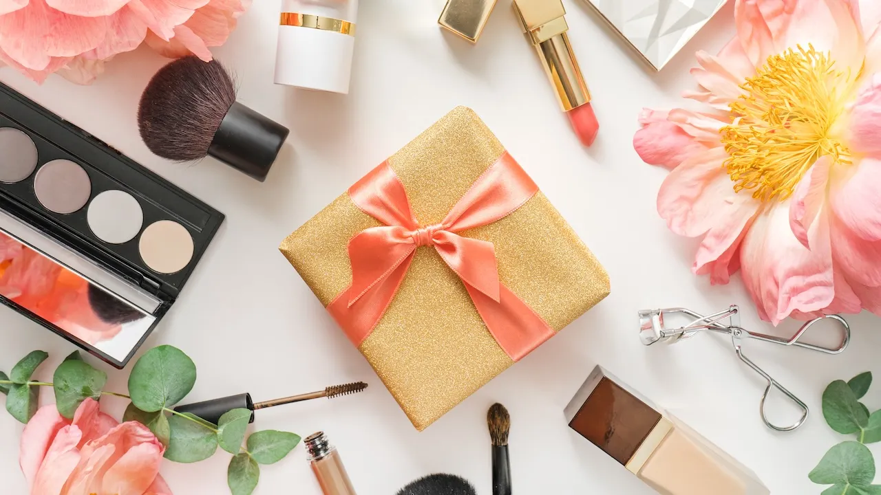 Useful beauty gifts she'll appreciate later