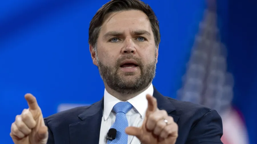 Vance exchanges views with college students at Turning Point USA event