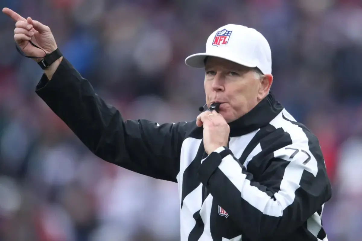 Veteran referee criticizes 'crazy' choice to suspend SEC official
