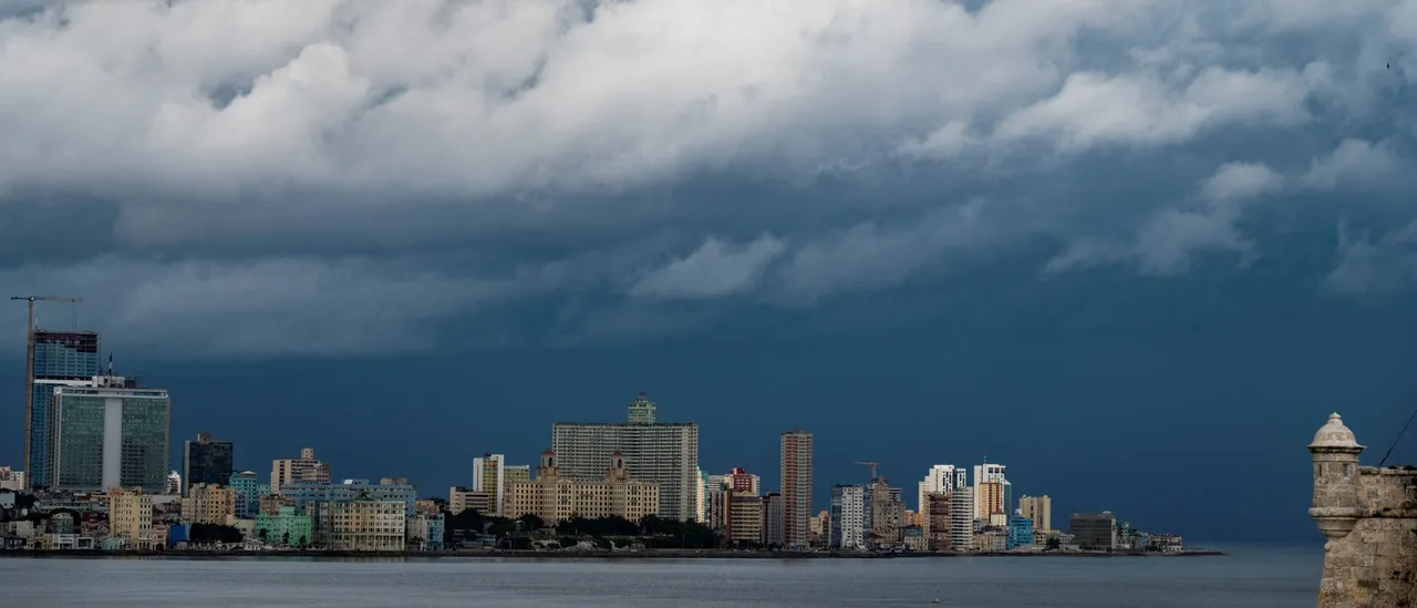 Video Offers Insight Into Invest 98L and the Possible Development of Melissa in the Caribbean