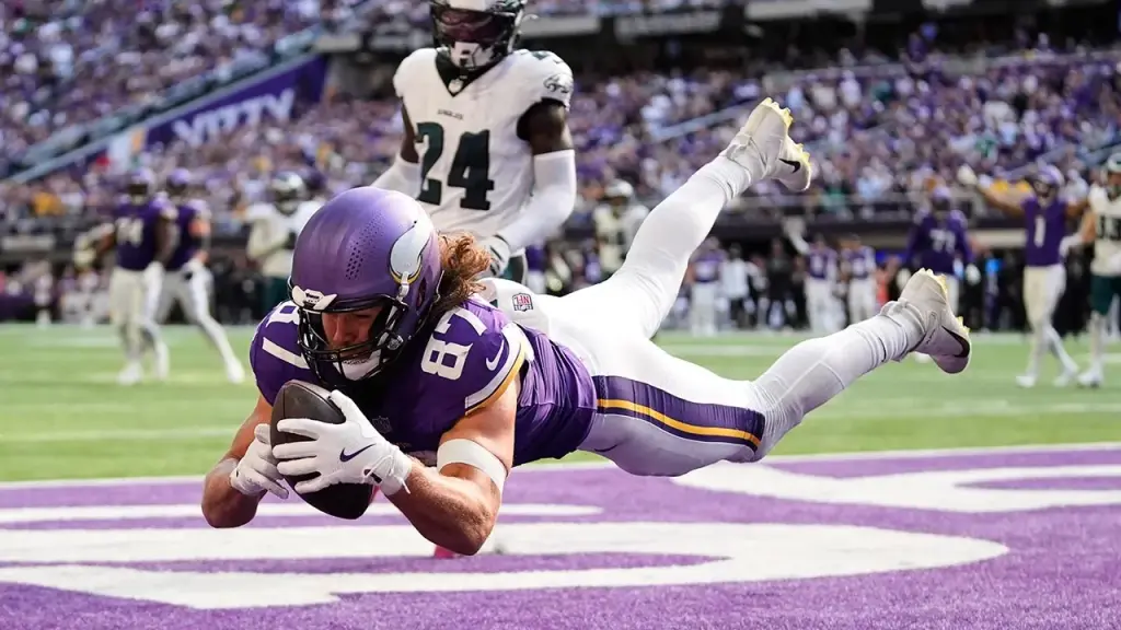 Vikings' TJ Hockenson criticizes NFL officials