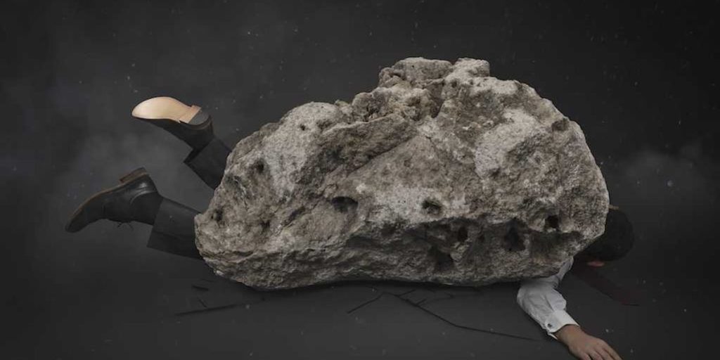 Why does the government dislike those who earn a living?