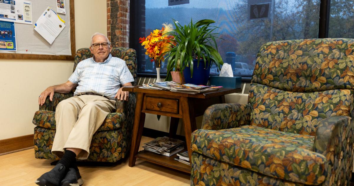 With insurers canceling Medicare Advantage plans, seniors seek new coverage options