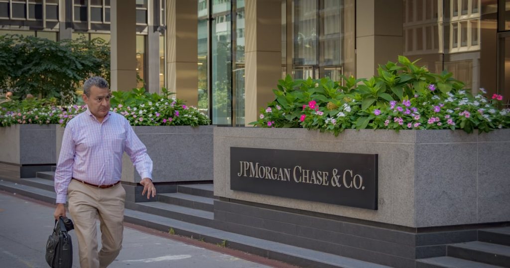 Workers Need to Scan Their Eyeballs to Access Major Bank's New $3B Headquarters