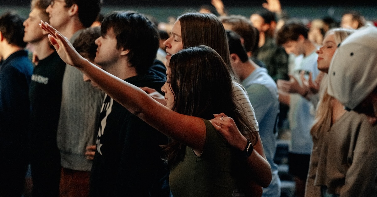 5,500 College Students Honor Jesus in Cincinnati Arena: a ‘View’ of Heaven