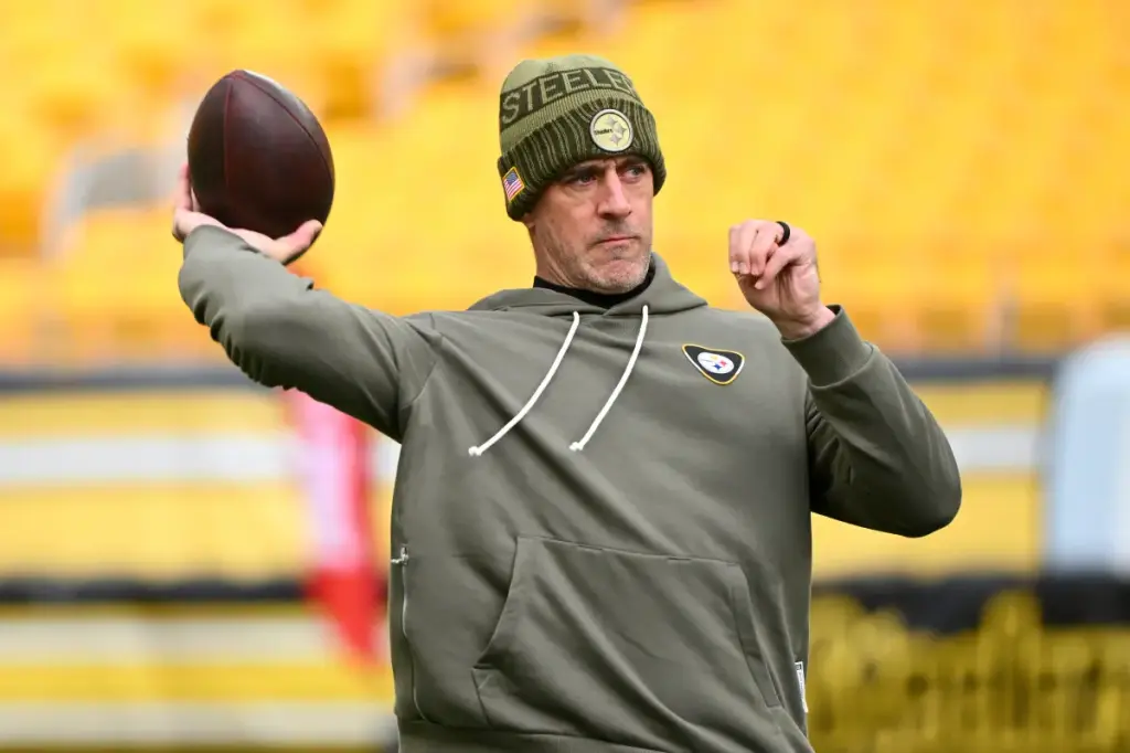 Aaron Rodgers in a brace as uncertainty surrounds Steelers QB position