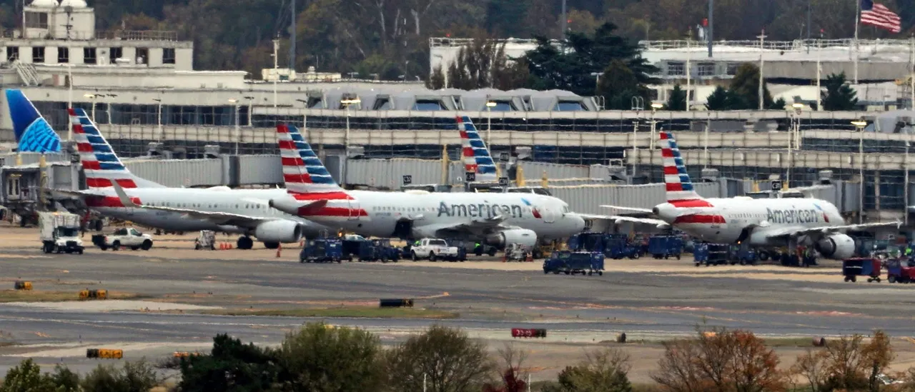 Air Travel Could Stop Over Parts of US If Shutdown Supported by Democrats Continues, Administration Cautions