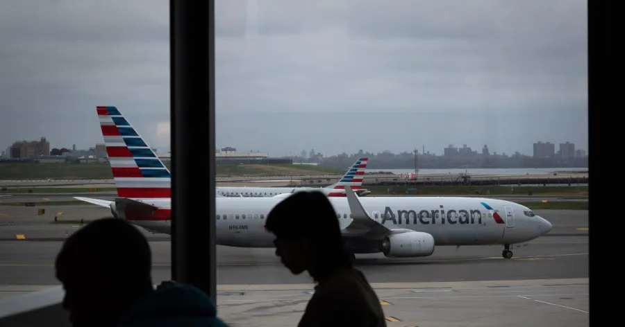 Airport struggles intensify as government shutdown continues