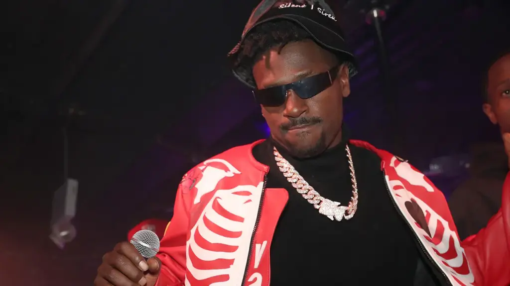 Antonio Brown pleads not guilty to charges of attempted murder related to a shooting in Miami.