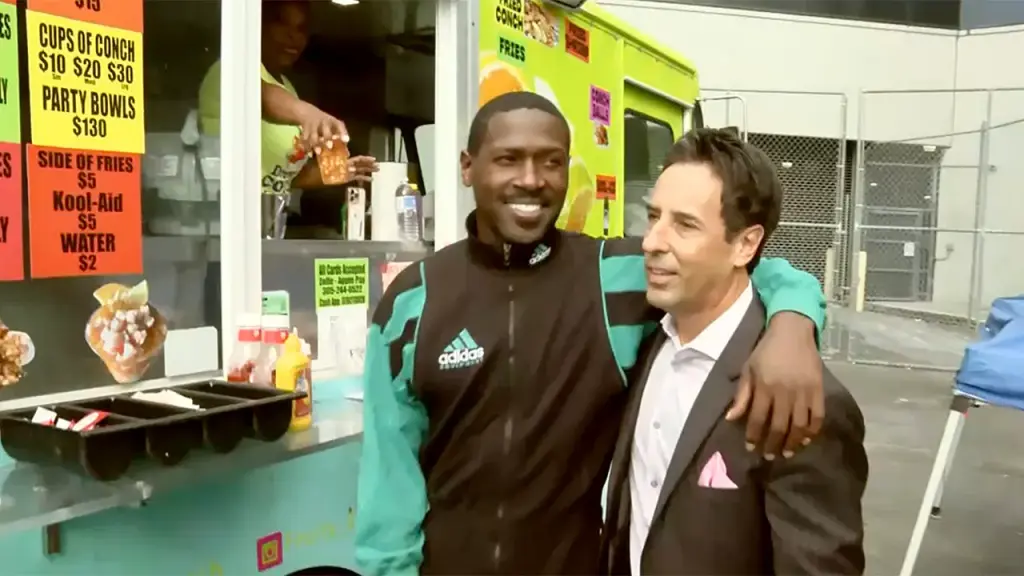 Antonio Brown visits food truck after leaving jail