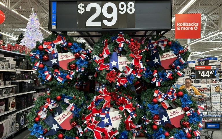 Asian stocks climb as US interest rate optimism calms worries after a tough week