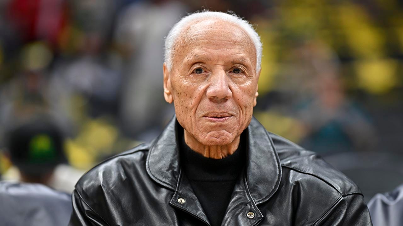 Basketball legend Lenny Wilkens has passed away at 88