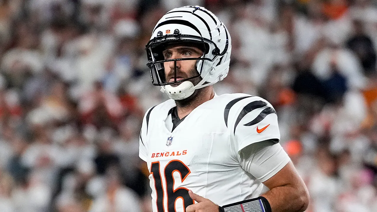 Bengals' Joe Flacco states he is not concerned about Joe Burrow's comeback