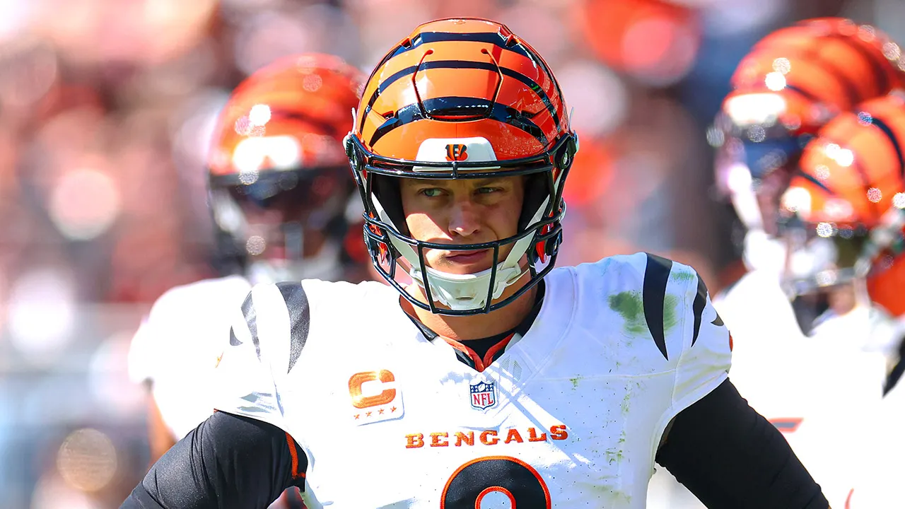 Bengals quarterback Joe Burrow will not play against the Patriots despite fully practicing before Week 12.