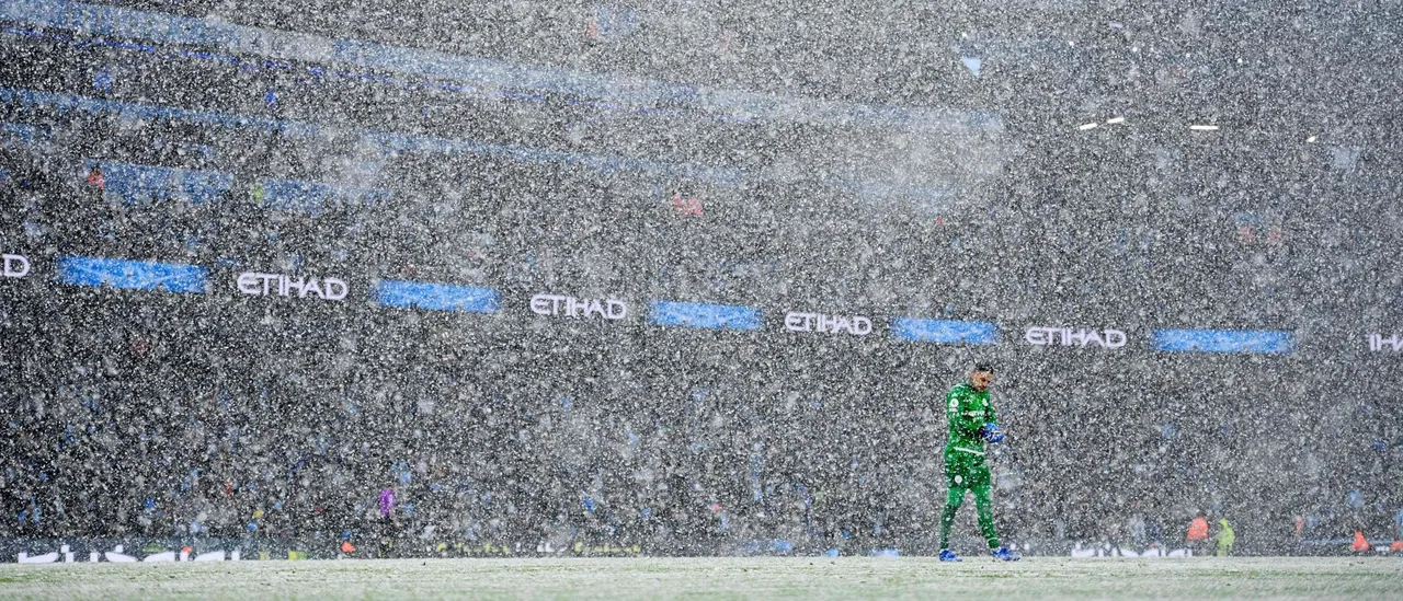 Blizzard Creates One of the Most Incredible Scenes in Sports