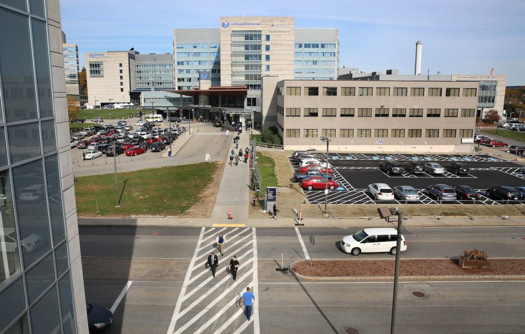 Blue Cross and UMass Memorial agree on a contract, preventing a crisis for nearly 200,000 patients