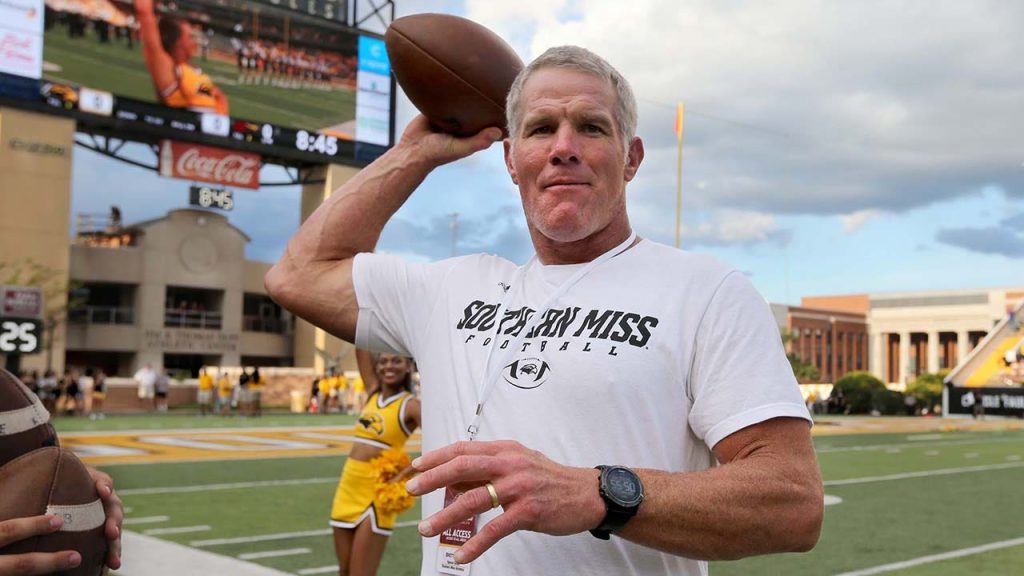 Brett Favre would choose Jason Aldean to perform at the halftime show of Super Bowl LV.