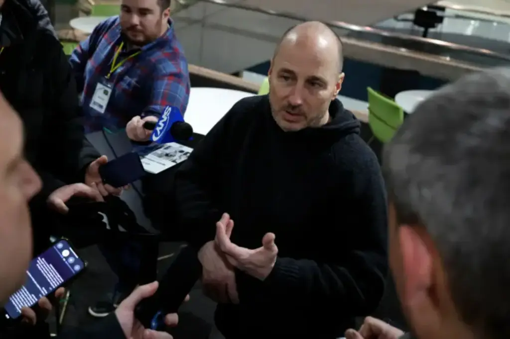 Brian Cashman believes the Yankees can manage their finances well despite a $300M limit.