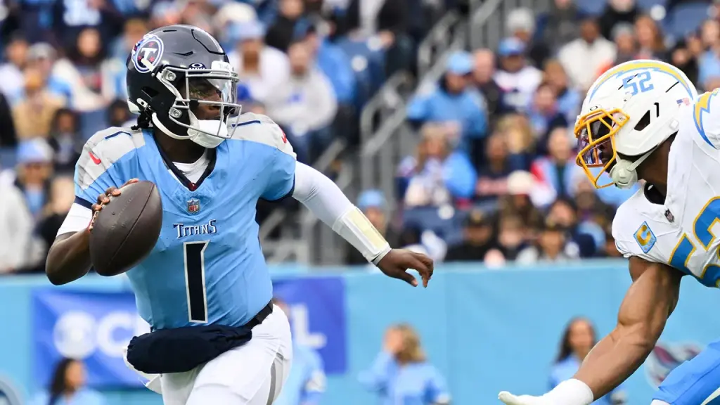 Cam Ward receives high praise from traded defensive lineman